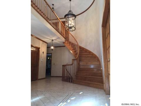 37 Timberwick Dr, Clifton Park, NY 12065 photo 2