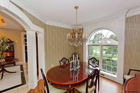 4 Devonshire Way, Clifton Park, NY 12065 photo 6