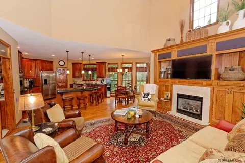 4 Devonshire Way, Clifton Park, NY 12065 photo 9