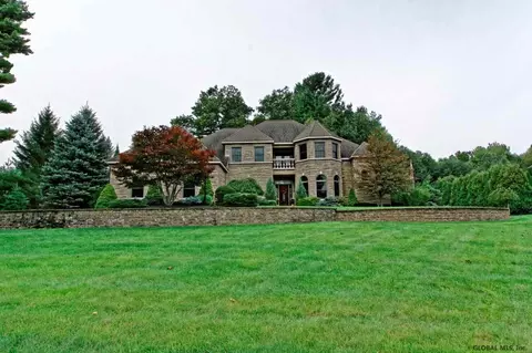 4 Devonshire Way, Clifton Park, NY 12065 photo 1