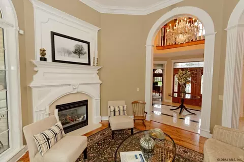 4 Devonshire Way, Clifton Park, NY 12065 photo 5