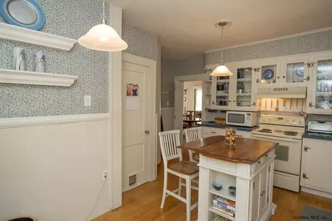 1274 Baker Ave, Schenectady, NY 12309 photo 7