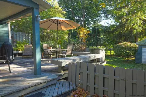 1274 Baker Ave, Schenectady, NY 12309 photo 3