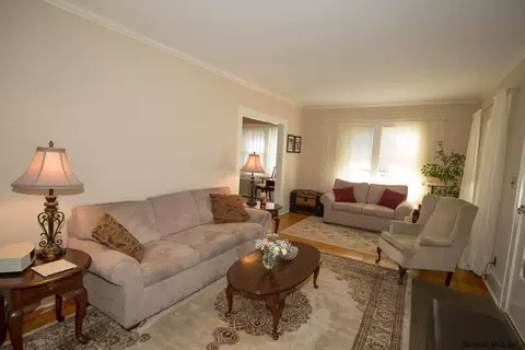 1274 Baker Ave, Schenectady, NY 12309 photo 9