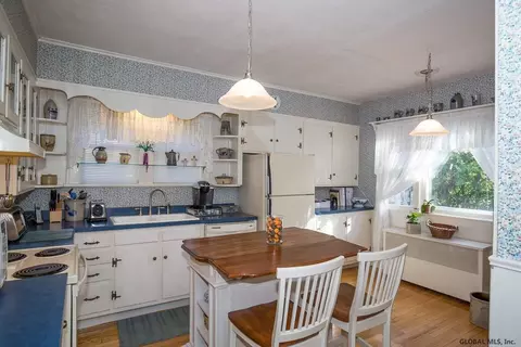 1274 Baker Ave, Schenectady, NY 12309 photo 5