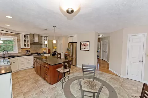 29 Iroquois Trl, Slingerlands, NY 12159 photo 11