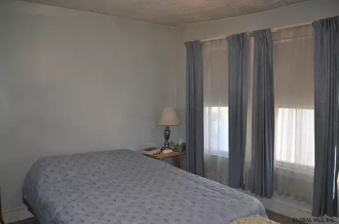 4 Charles St, Schenectady, NY 12304 photo 6