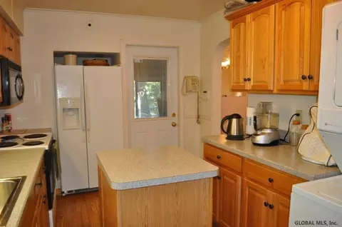 4 Charles St, Schenectady, NY 12304 photo 12
