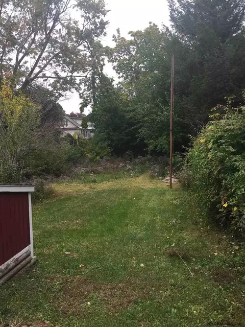 835 Vischer Ave, Schenectady, NY 12306 photo 3