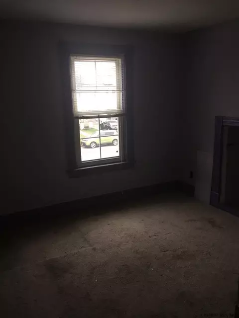 835 Vischer Ave, Schenectady, NY 12306 photo 8
