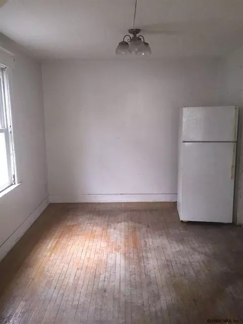 835 Vischer Ave, Schenectady, NY 12306 photo 6