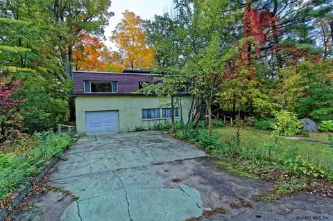 402 Juniper Dr, Schenectady, NY 12306 photo 1