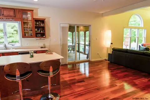 44 Hasgate Dr, Delmar, NY 12054 photo 7
