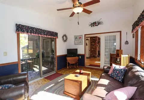 68 Denison Rd, Schenectady, NY 12309 photo 10