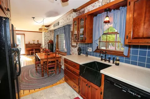 68 Denison Rd, Schenectady, NY 12309 photo 5