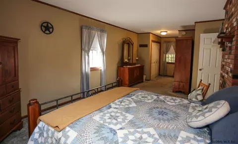 68 Denison Rd, Schenectady, NY 12309 photo 13