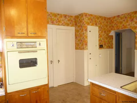 1111 Garner Ave, Schenectady, NY 12309 photo 5