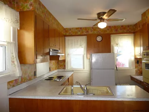1111 Garner Ave, Schenectady, NY 12309 photo 15