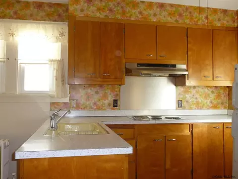 1111 Garner Ave, Schenectady, NY 12309 photo 18