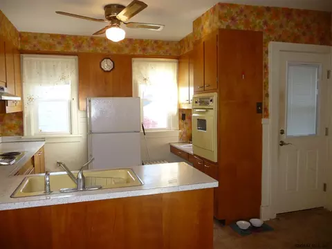 1111 Garner Ave, Schenectady, NY 12309 photo 4