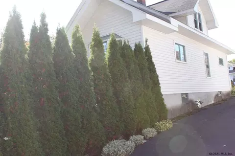 1344 Baker Ave, Schenectady, NY 12309 photo 4
