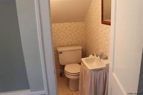 1344 Baker Ave, Schenectady, NY 12309 photo 19