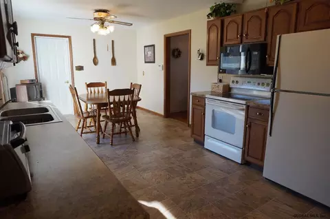 359 E Campbell Rd, Schenectady, NY 12303 photo 7