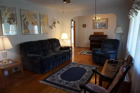 359 E Campbell Rd, Schenectady, NY 12303 photo 2