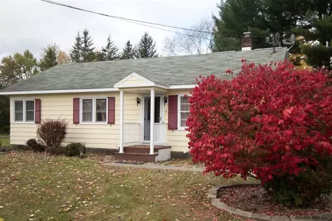 6 Weiser St, Glenmont, NY 12077 photo 1