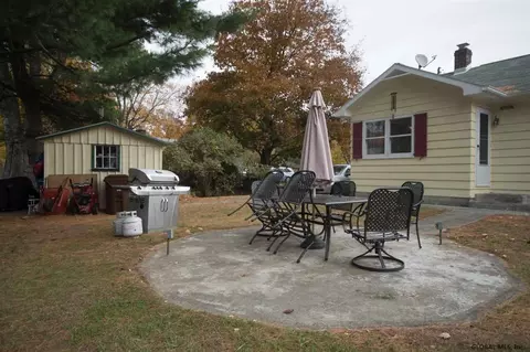 6 Weiser St, Glenmont, NY 12077 photo 3