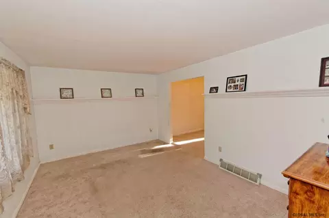 2 Terry Ave, Schenectady, NY 12303 photo 4