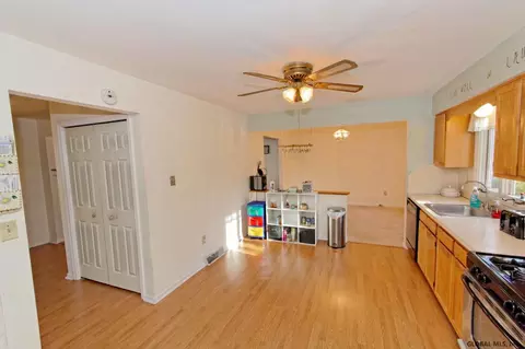 2 Terry Ave, Schenectady, NY 12303 photo 12