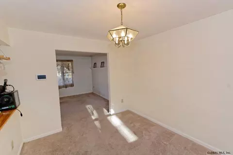 2 Terry Ave, Schenectady, NY 12303 photo 8