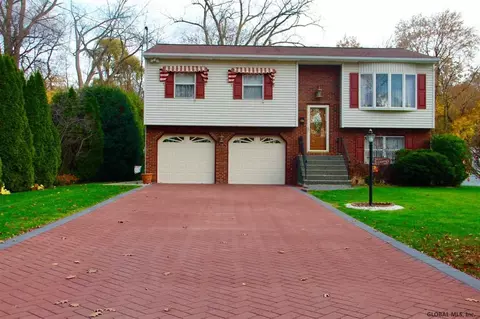 930 3rd Ave, Troy, NY 12182 photo 1