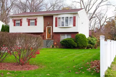 930 3rd Ave, Troy, NY 12182 photo 2