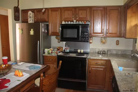 930 3rd Ave, Troy, NY 12182 photo 7