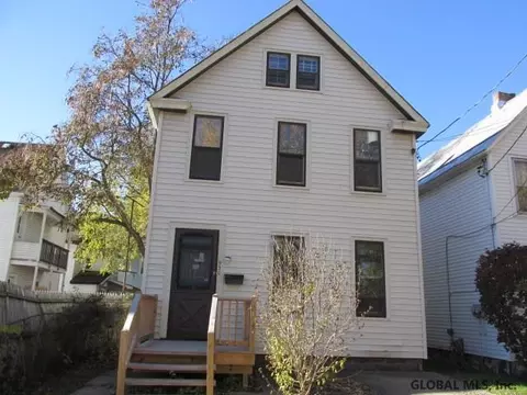930 Maple Ave, Schenectady, NY 12307 photo 1