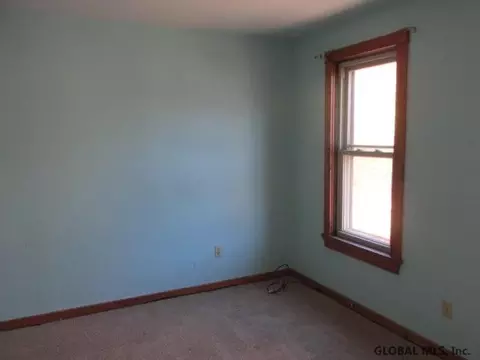 930 Maple Ave, Schenectady, NY 12307 photo 14