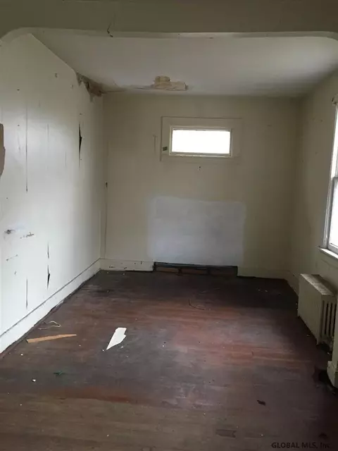 367 12th St, Schenectady, NY 12306 photo 2