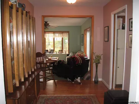 19 Greenleaf Dr, Delmar, NY 12054 photo 9