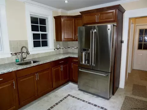 330 Division St, Schenectady, NY 12304 photo 7