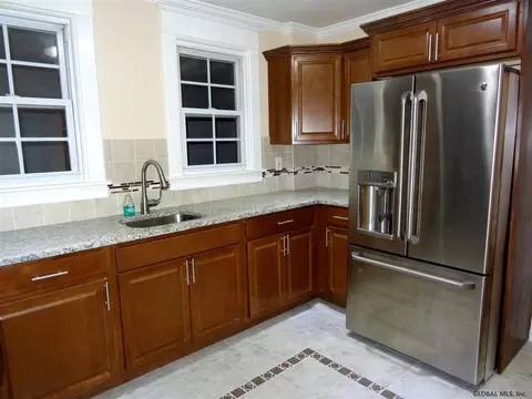 330 Division St, Schenectady, NY 12304 photo 5