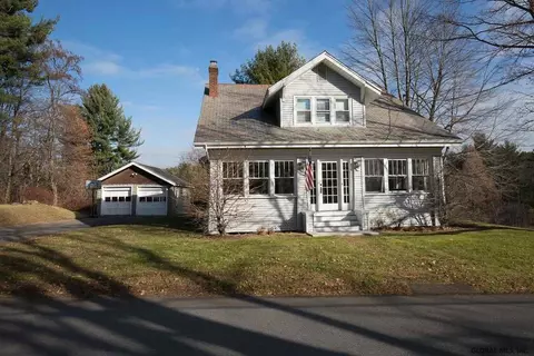 22 Maple Ave, Slingerlands, NY 12159 photo 2