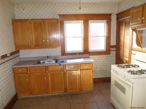757 Draper Ave, Schenectady, NY 12306 photo 4