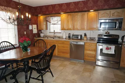 12 Roe Rd, Melrose, NY 12121 photo 11