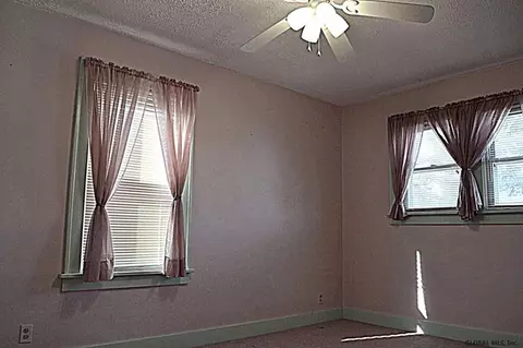 2037 William St, Schenectady, NY 12306 photo 6