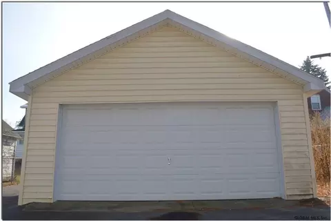 2037 William St, Schenectady, NY 12306 photo 13