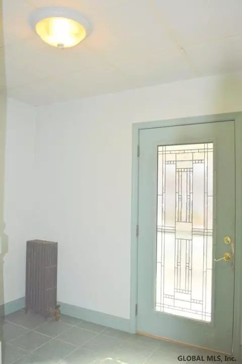 2037 William St, Schenectady, NY 12306 photo 9
