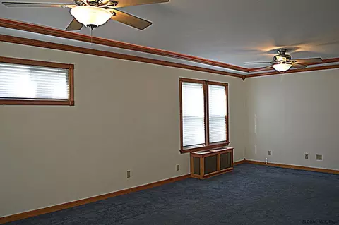 2037 William St, Schenectady, NY 12306 photo 3