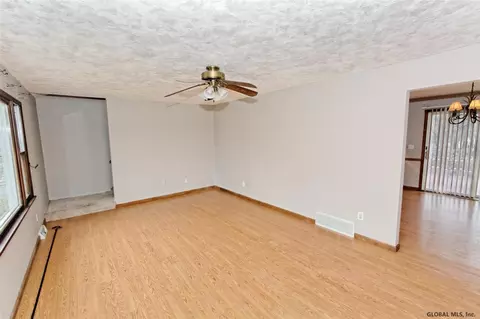 1 Gilmore Ter, Schenectady, NY 12303 photo 3